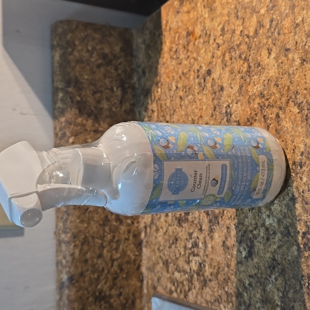 Scentsy Counter Clean Spray Clean Air & Coconut Water White‎ & Blue NWT 16 Ounce